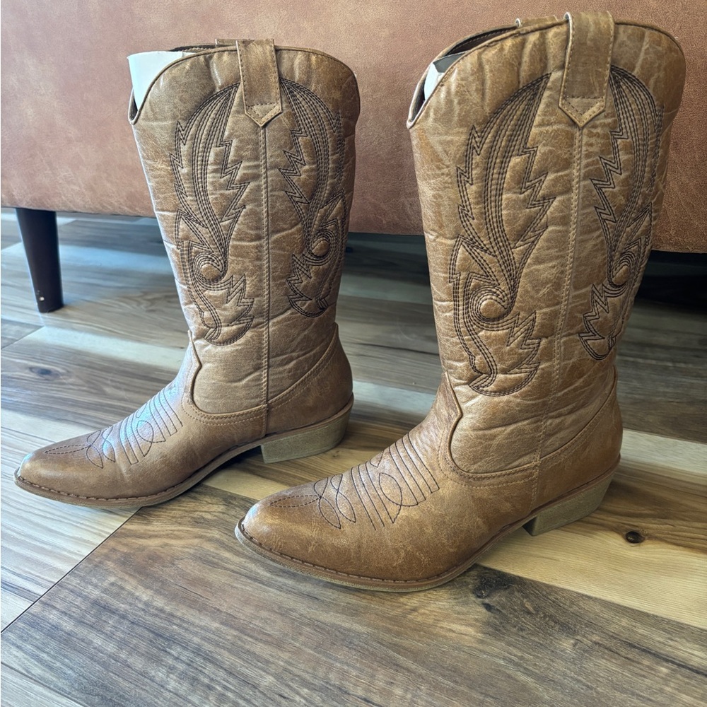Coconuts by Matisse Tan Heeled Boots - Picture 6 of 10